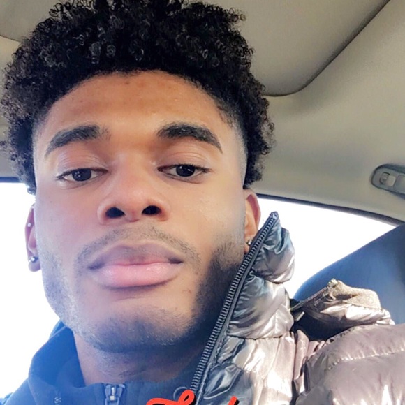 Meet your Posher, Miles - Picture 1 of 1